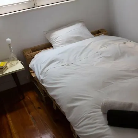 Largo Residencias Гостьовий будинок Лісабон